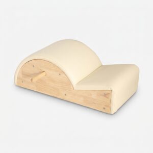 Correcteur de dos Pilates en chêne massif – studio haut de gamme